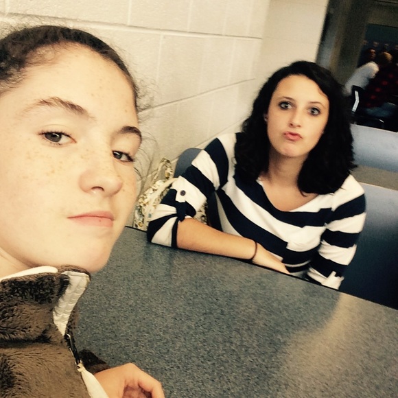 Meet your Posher, Courtney - Picture 1 of 1